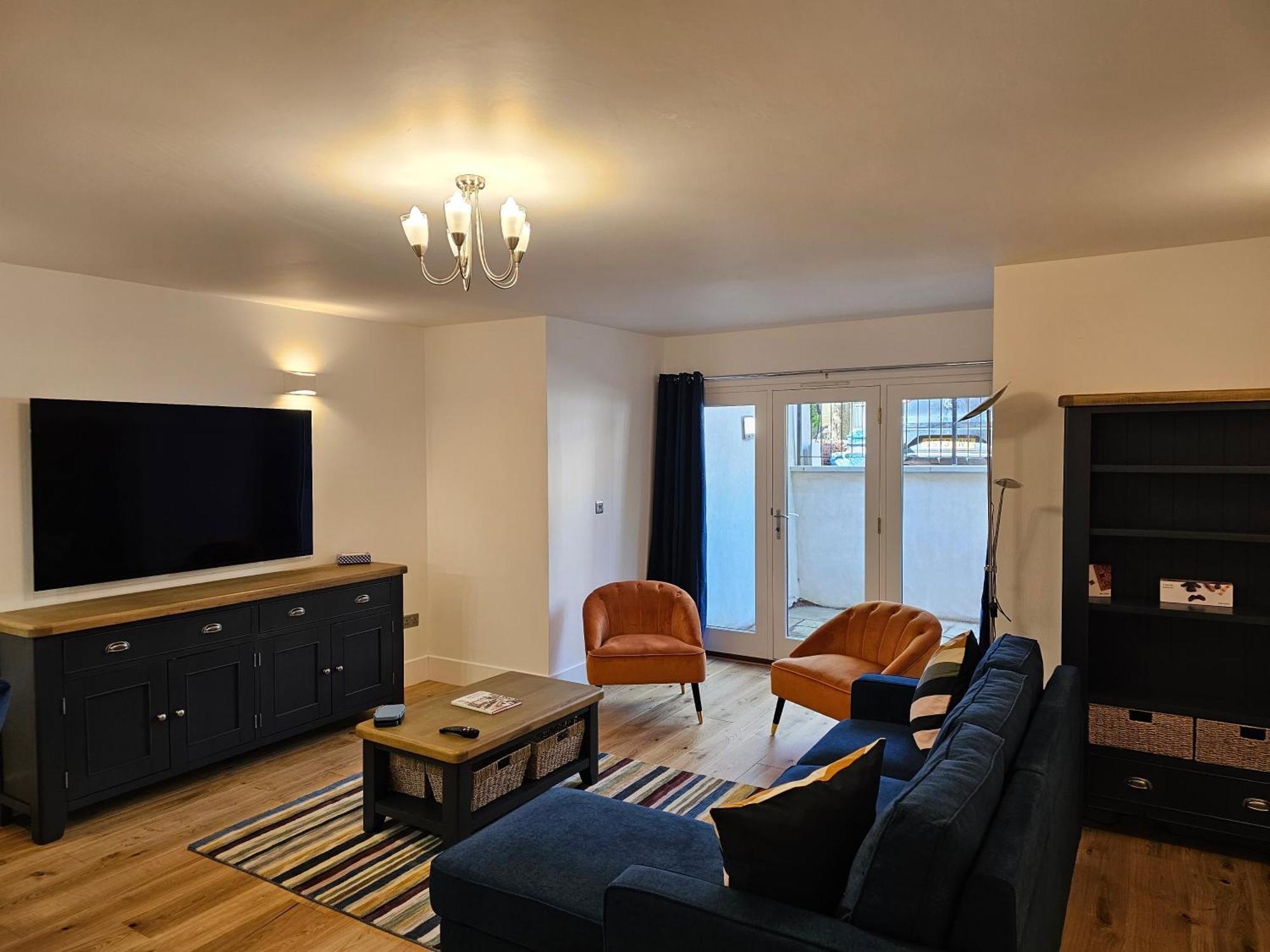 Spacious Modern 2-Bed Parking & Wi-Fi & 65"Oled Bristol Bagian luar foto
