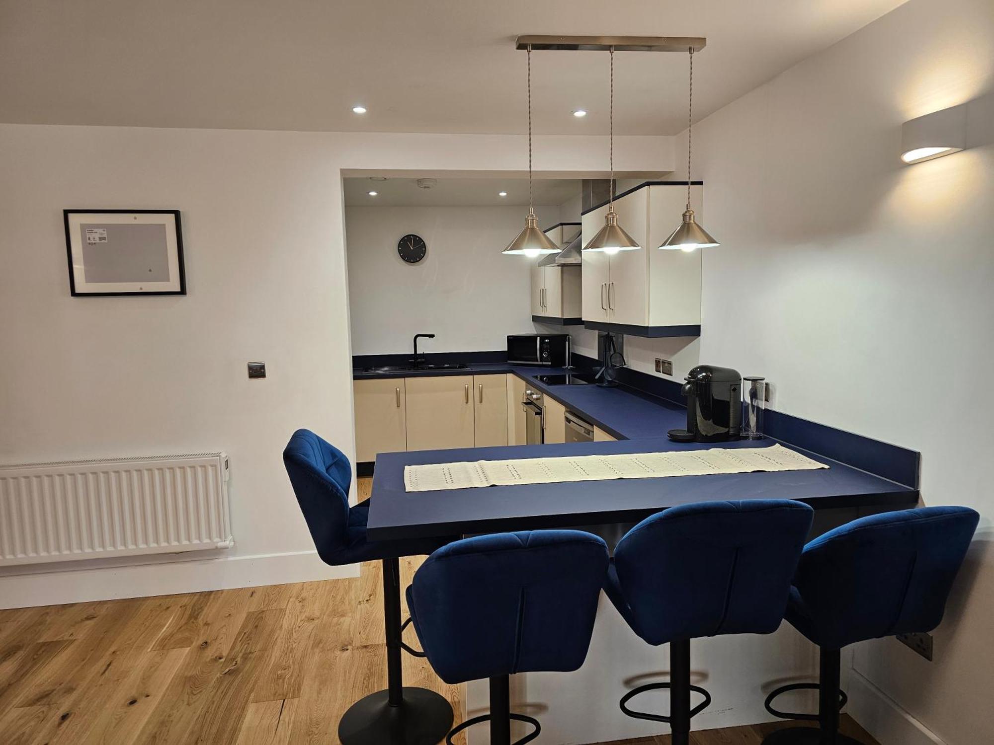 Spacious Modern 2-Bed Parking & Wi-Fi & 65"Oled Bristol Bagian luar foto