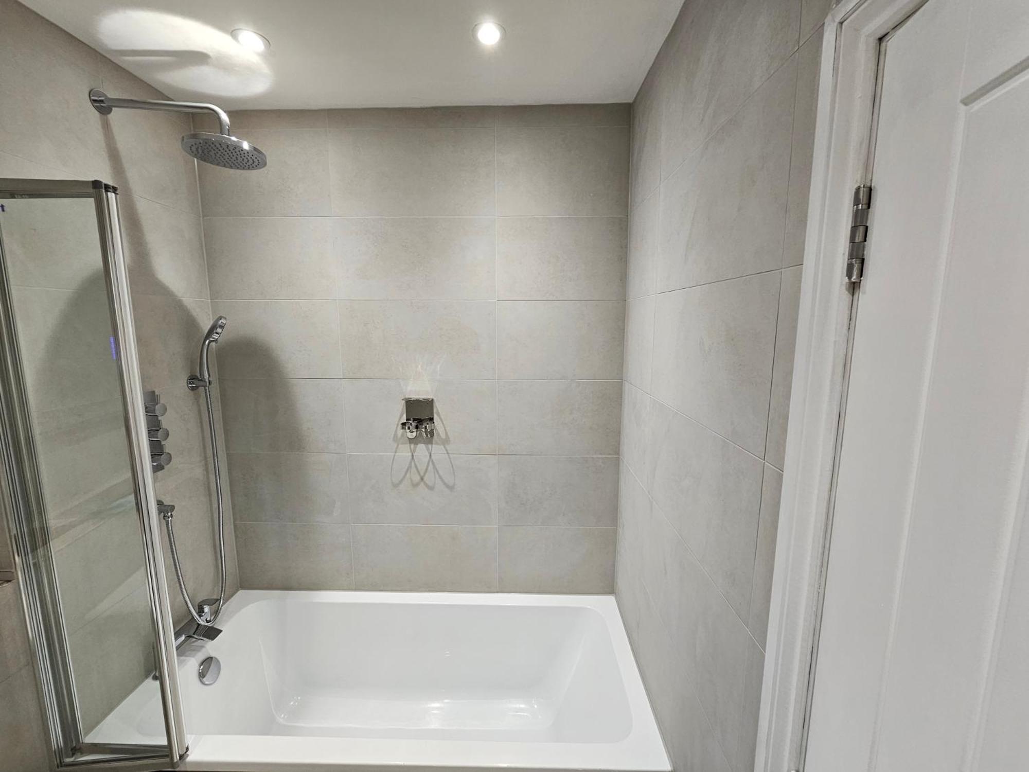 Spacious Modern 2-Bed Parking & Wi-Fi & 65"Oled Bristol Bagian luar foto