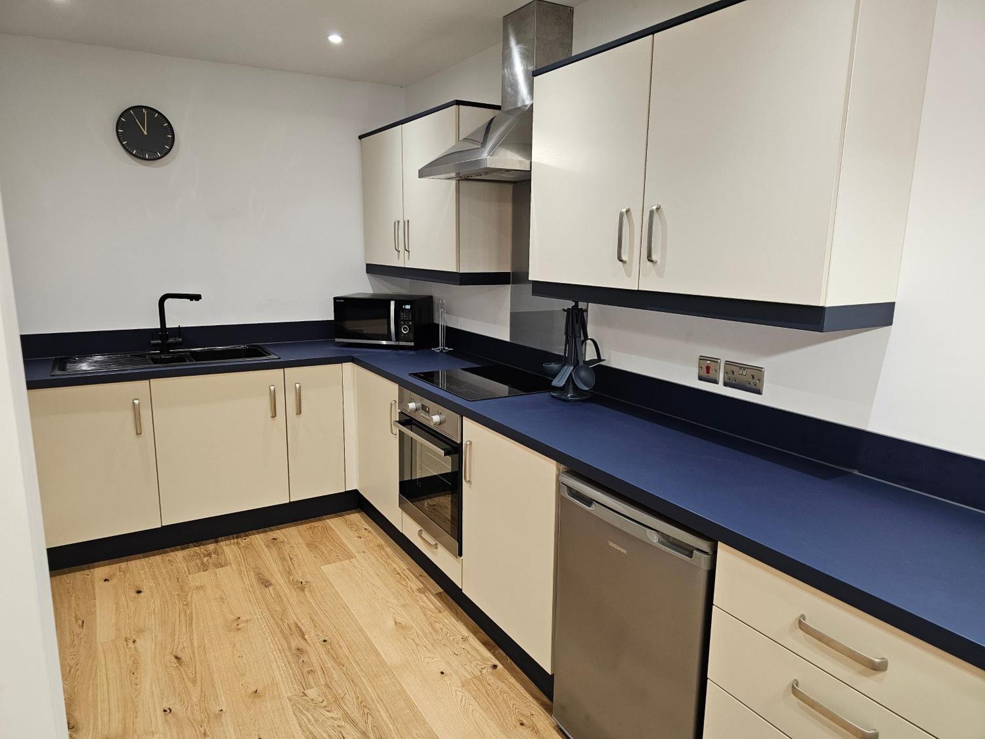 Spacious Modern 2-Bed Parking & Wi-Fi & 65"Oled Bristol Bagian luar foto