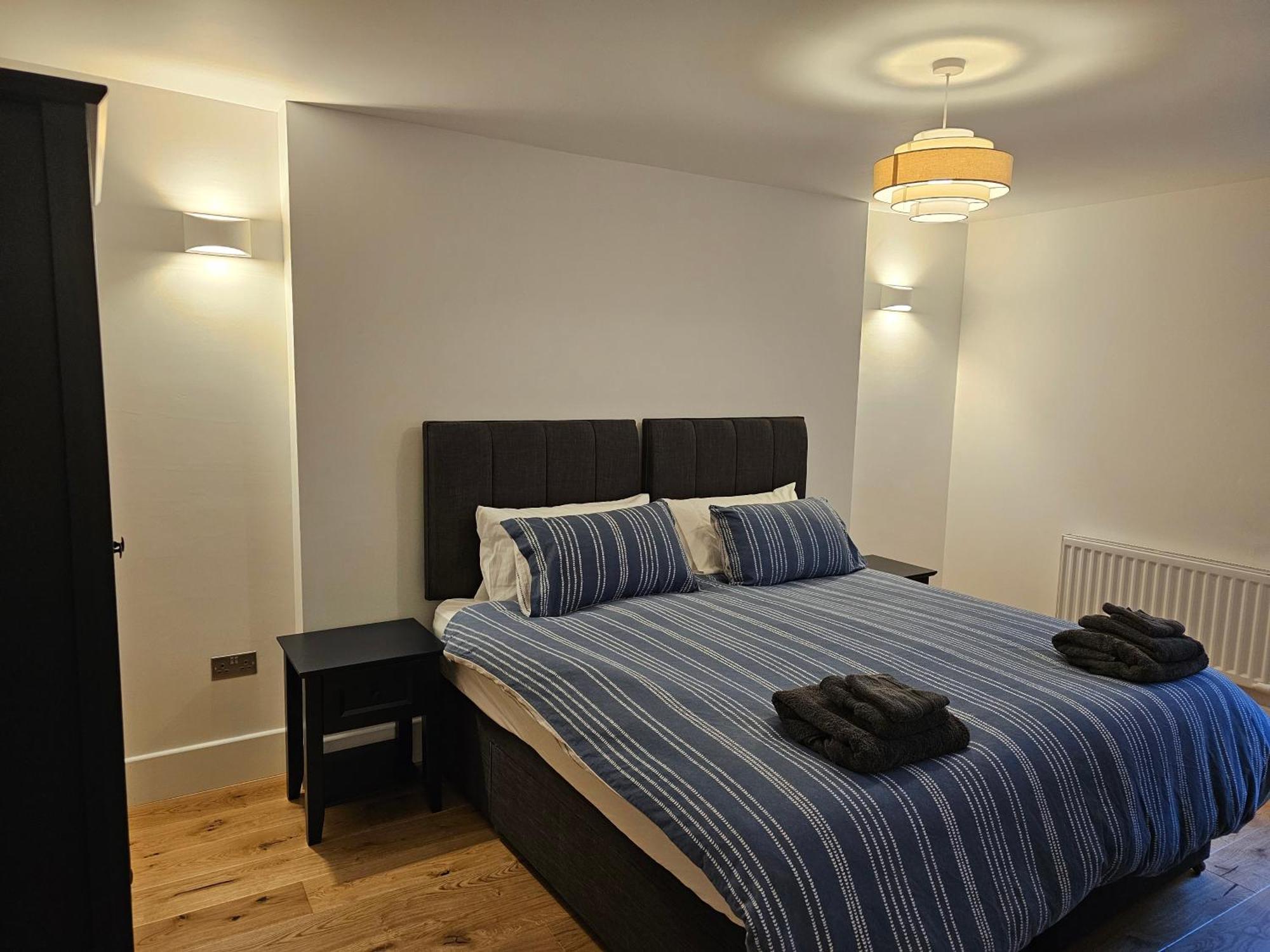 Spacious Modern 2-Bed Parking & Wi-Fi & 65"Oled Bristol Bagian luar foto
