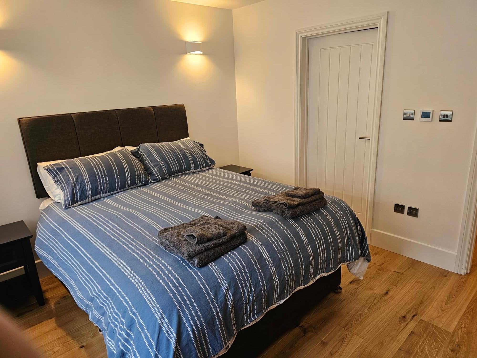 Spacious Modern 2-Bed Parking & Wi-Fi & 65"Oled Bristol Bagian luar foto
