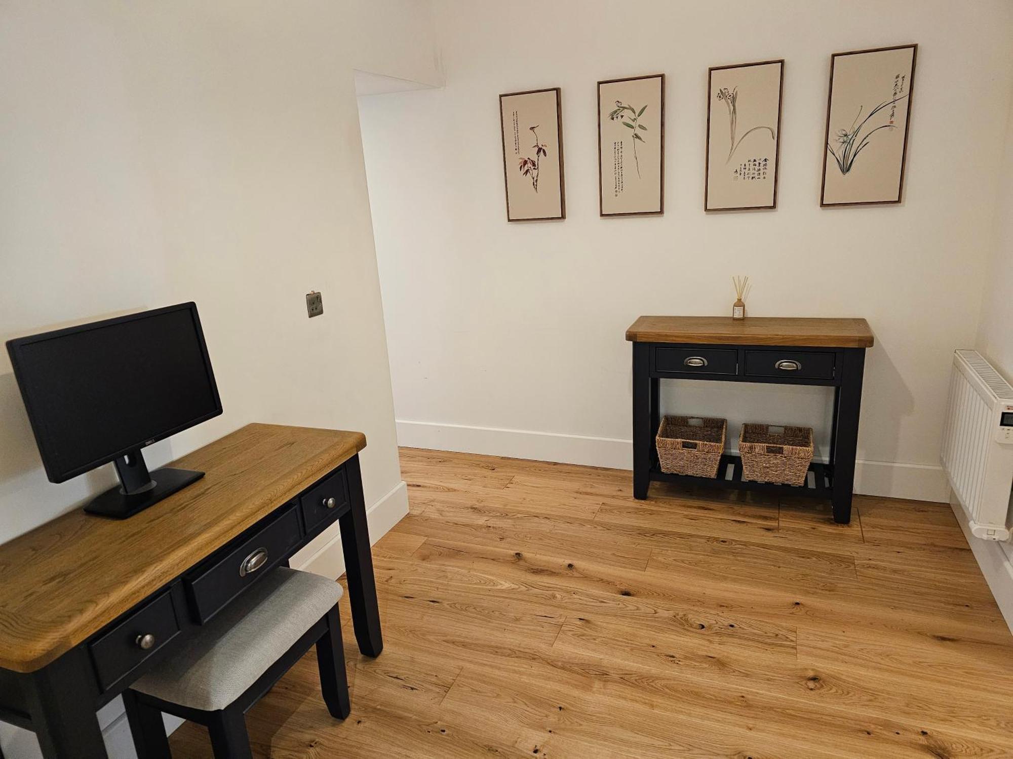 Spacious Modern 2-Bed Parking & Wi-Fi & 65"Oled Bristol Bagian luar foto
